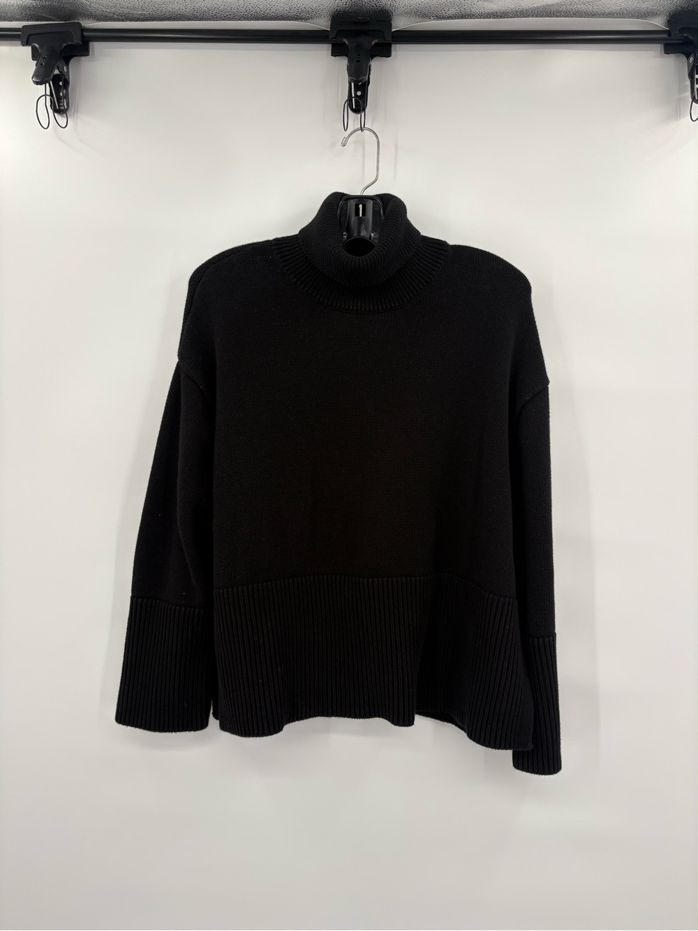 GAP Black Long Sleeve Cropped Ribbed Turtleneck Sweater Size Medium